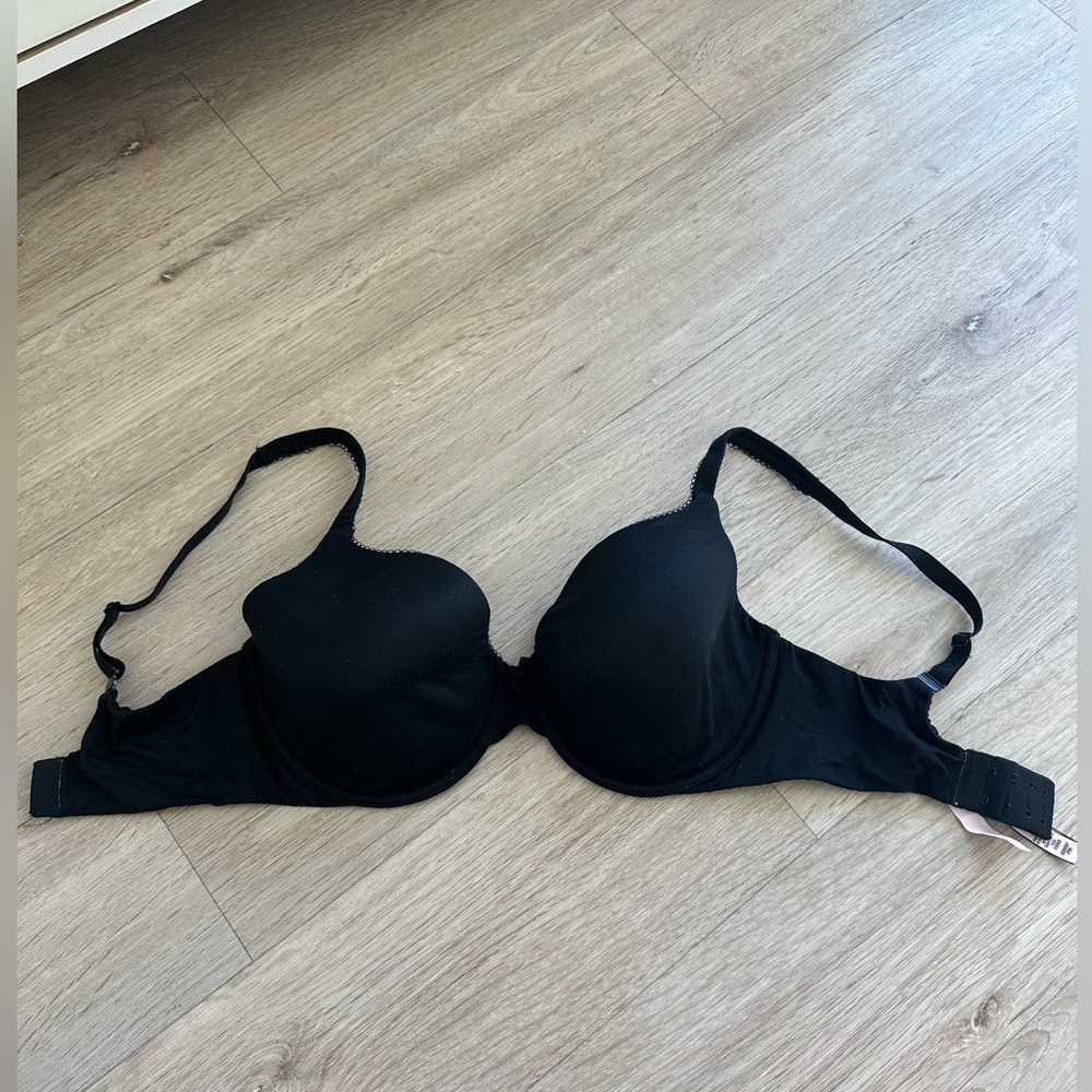 (Brand new, never worn) Selling Victoria’s Secret Bra - 32DDD